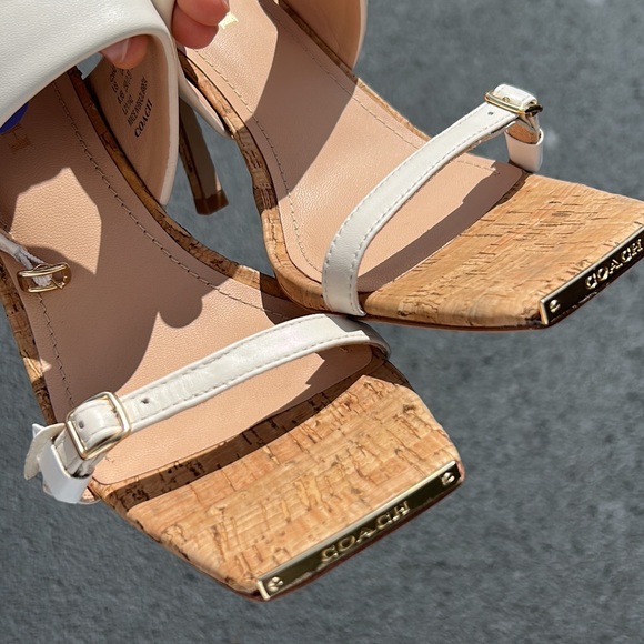 Coach heels - Picture 2 of 2
